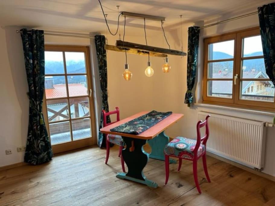 Charmante Farbenfrohe Wohnung Fuer Zwei Fischbachau Zewnętrze zdjęcie